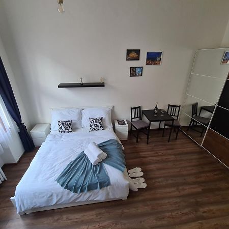Svetly Prostorny Byt V Karline Apartment Прага Екстериор снимка